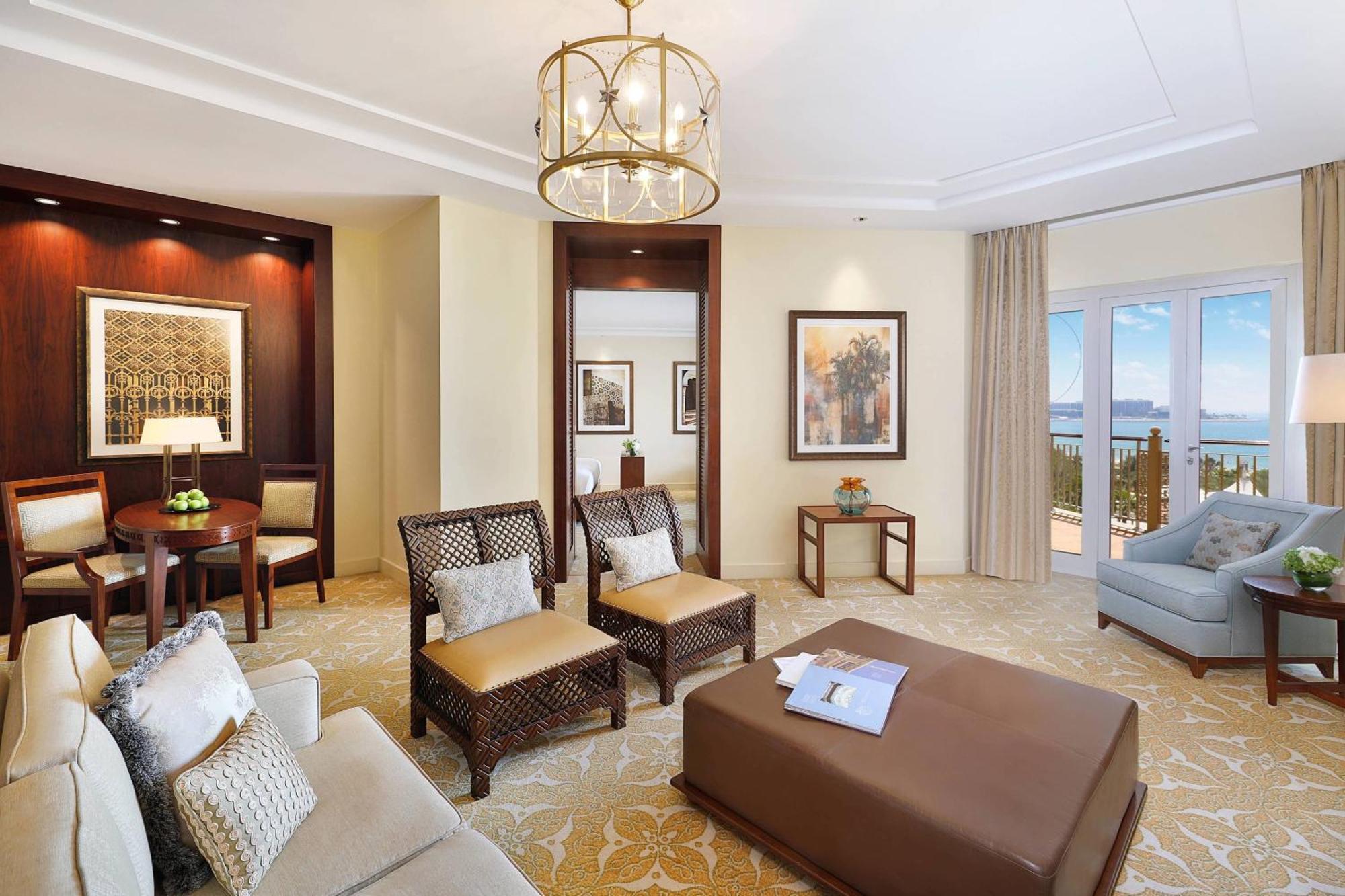 The Ritz-carlton, Курортный комплекс 5*
